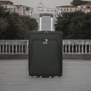 Diplomat ZC980 Βαλίτσα Καμπίνας με ύψος 55cm σε Μαύρο χρώμα