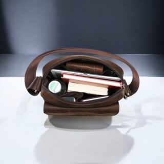 Δερμάτινο τσαντάκι ώμου Cardinal 8980 σκούρο καφέ