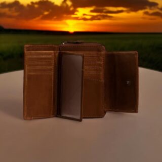 The Chesterfield Brand Μεγάλο Δερμάτινο Γυναικείο Πορτοφόλι με RFID Καφέ