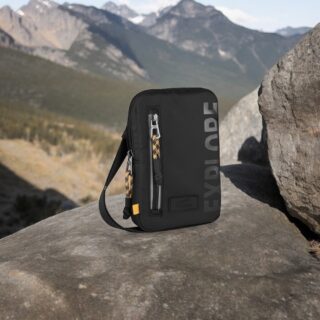 401-601-60 (010349) Τσάντα ώμου camel active explore μαύρη