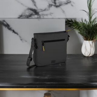 402-602-60 Τσάντα ώμου camel active terra μαύρη