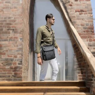 Δερμάτινο τσαντάκι ώμου Cardinal 8870 μαύρο