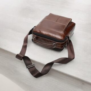 Δερμάτινο τσαντάκι ώμου Cardinal καφέ 369