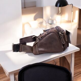 Δερμάτινο τσαντάκι μέσης Cardinal 8355 dark coffee