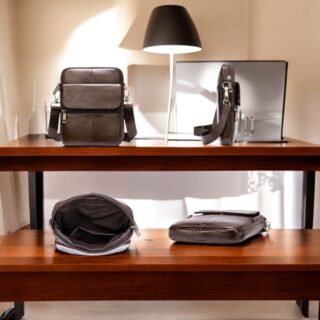 Δερμάτινο τσαντάκι ώμου Cardinal 7350 σκούρο καφέ