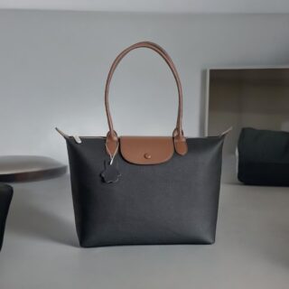 Γυναικεία δερμάτινη τσάντα χειρός Cardinal 9862 μαύρο