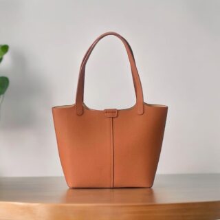 Γυναικεία δερμάτινη τσάντα χειρός Cardinal 9873 coffee