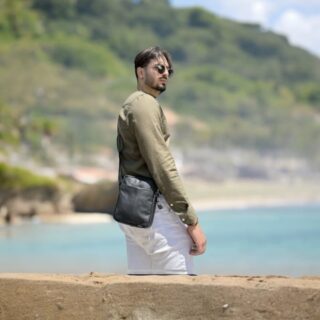 Δερμάτινο τσαντάκι ώμου Cardinal 7362 μαύρο