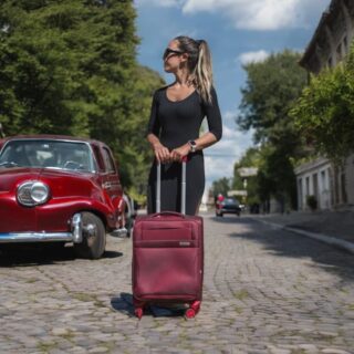 Βαλίτσα trolley Cardinal μικρή μεσαία 3400 50/60cm μπορντό