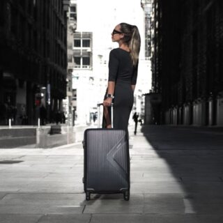 Βαλίτσα trolley Cardinal μικρή μεσαία 2010 50/60 cm μαύρη