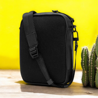 Tuckerman Leather Cross Body Bag black