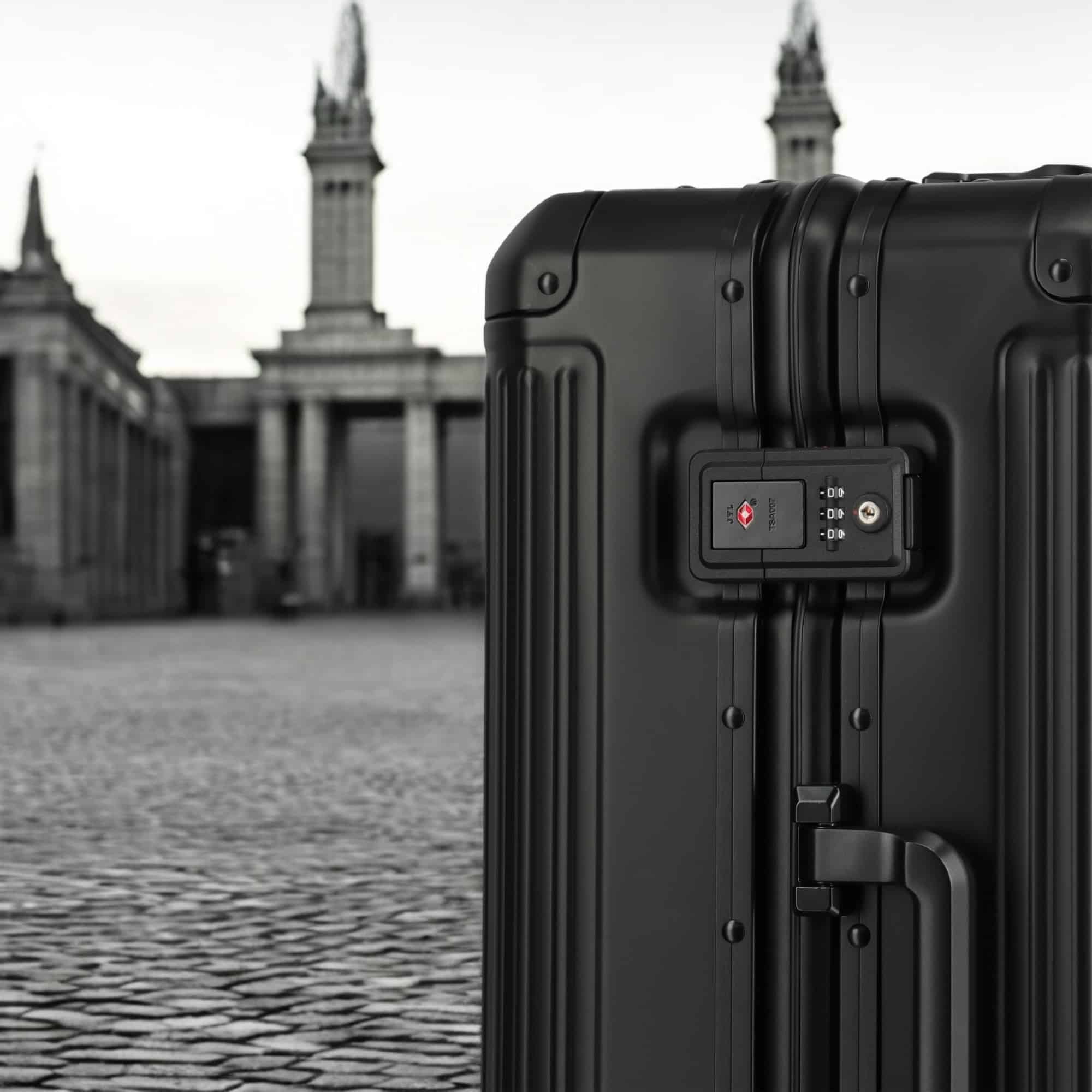 Travelite Next Trolley M Βαλίτσα Αλουμινίου Μαύρη 69L