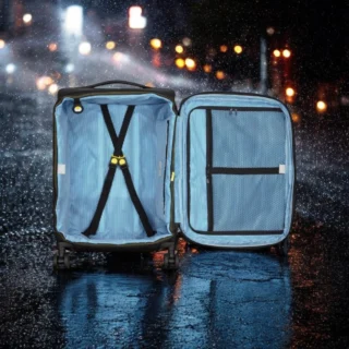 Delsey Montmartre 3 Βαλίτσα Μεσαία Expandable 66cm Black