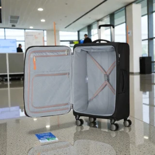 American Tourister Wanderlite Μεσαία Βαλίτσα Shadow Black
